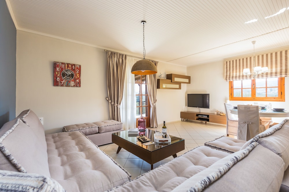VILLAS LEFKOTHEA