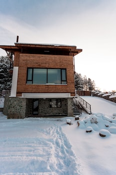 CRYSTAL HILL RESORT