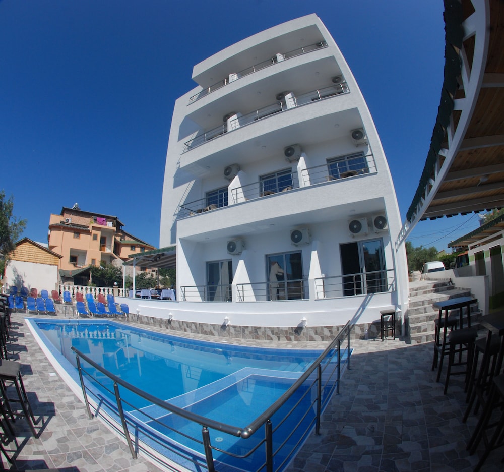HOTEL PIRAMIDA