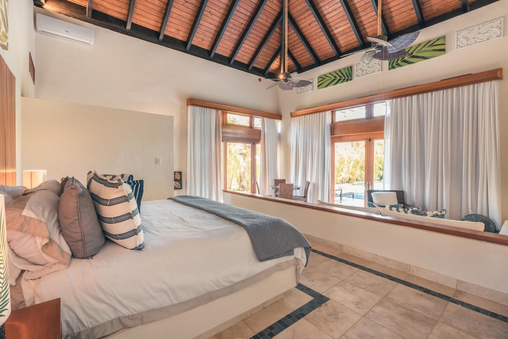 TROPICAL VILLA WITH PICUZZI AT GREEN VILLAGE B843