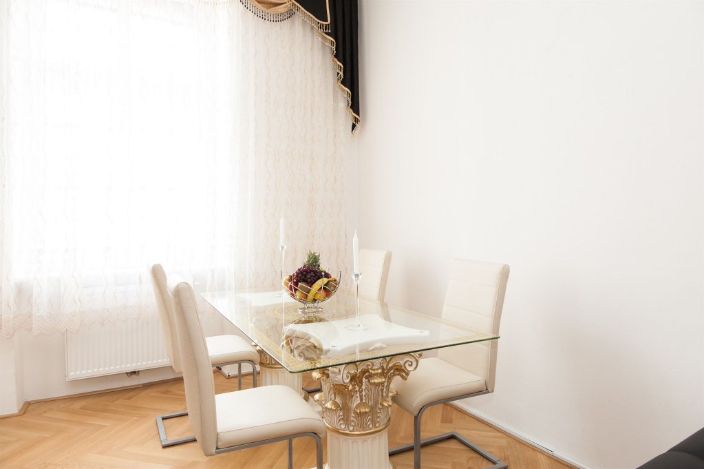 ROYAL RESORT APARTMENTS BLATTGASSE
