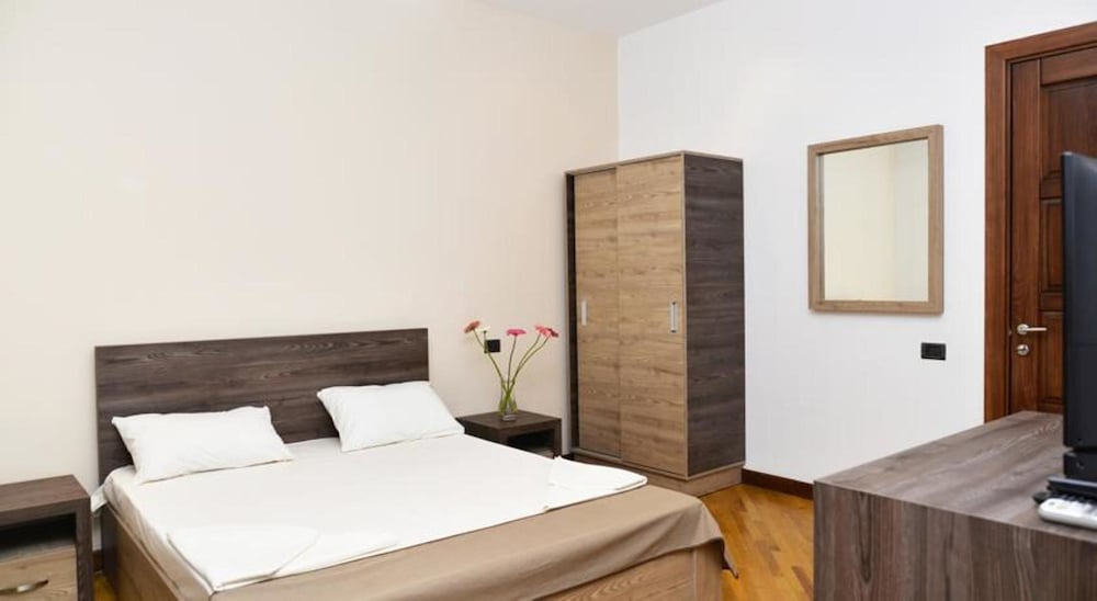 CITY HOTEL BY PICNIC