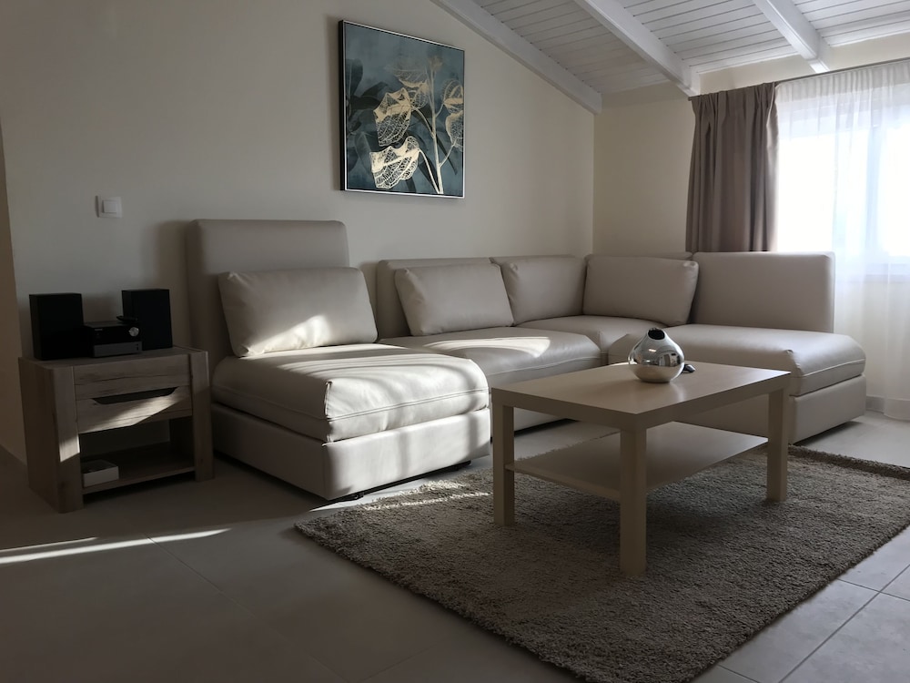 SIRIOS VILLAS
