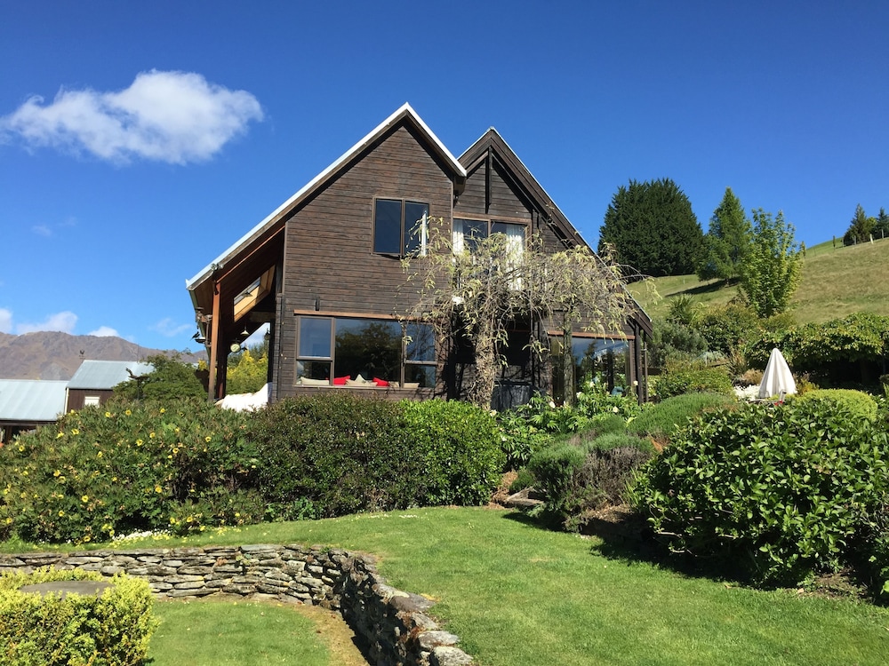 MOUNTAIN VIEW LODGE