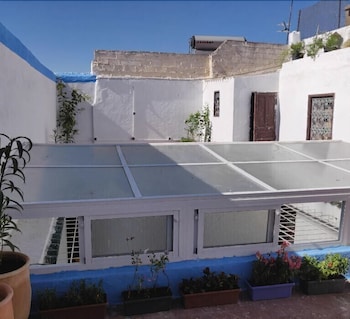 SENDIS HOSTEL