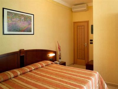 REX HOTEL