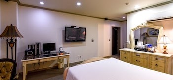 ED HOTEL