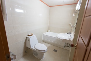 KAYA LA TREE HOTEL