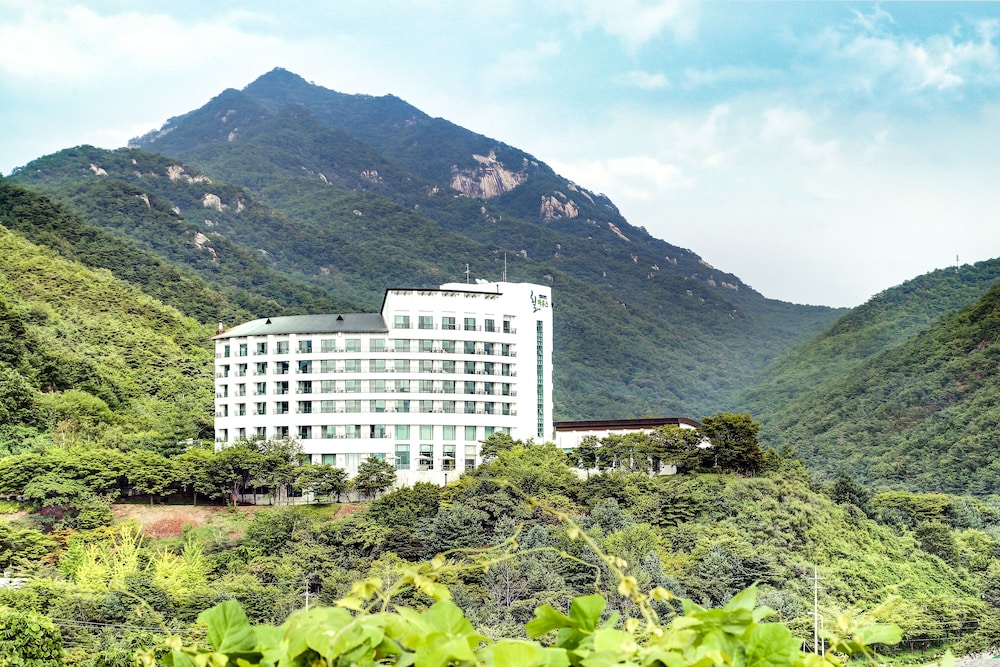CHEONGPUNG RESORT HILL HOUSE
