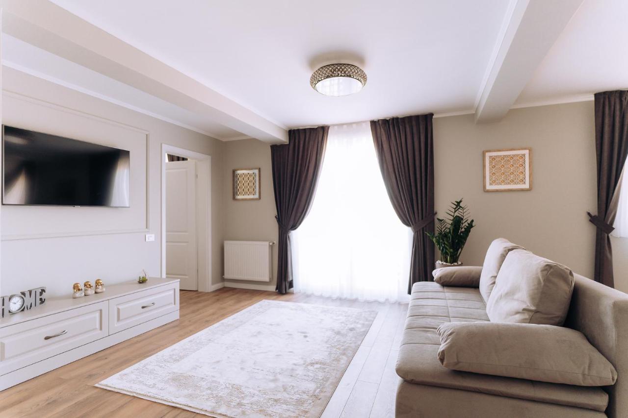 GOLD Suites