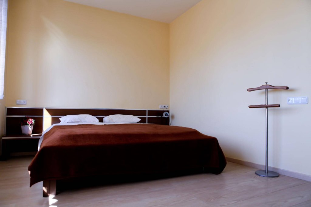 ROOMER HOTEL