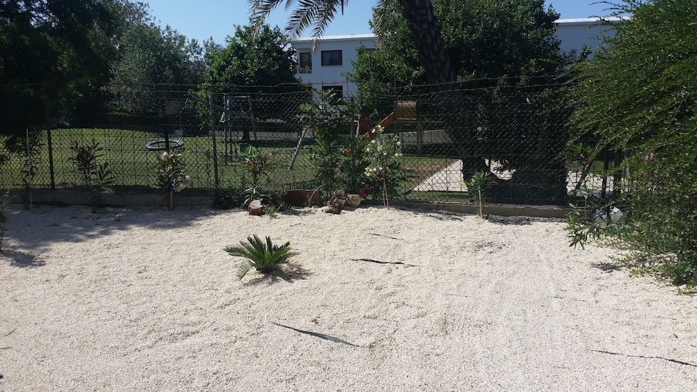 FANEROMENI COURT