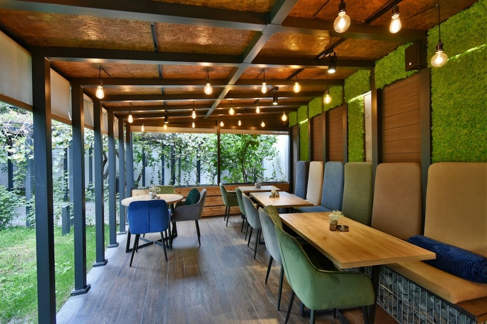 ANDOR HOTEL