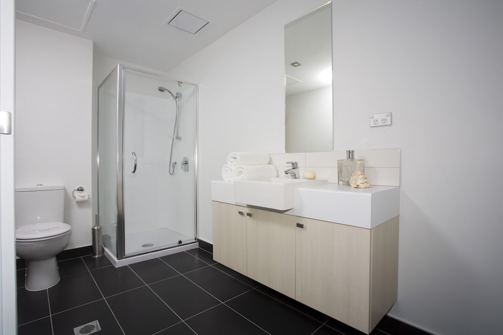 WALDORF STADIUM APARTMENTS HOTEL