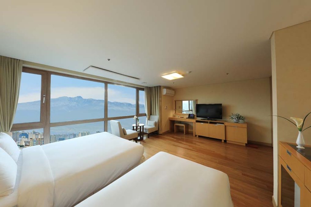 OCEAN SUITES