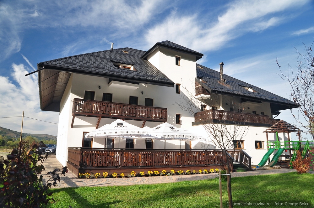 LA CONAC IN BUCOVINA