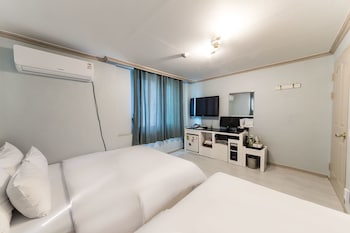 GRAND MOTEL