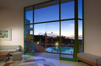 BELLA VISTA APARTMENTS