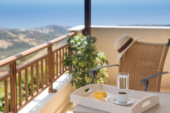 TRIOPETRA LUXURY VILLAS PANAGIA