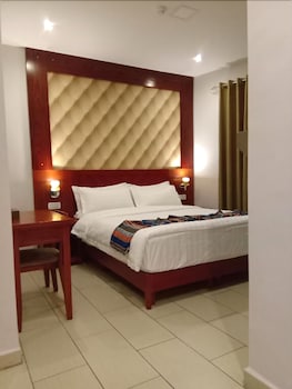 SEVEN DAYS HOTEL