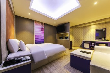 M7 HOTEL