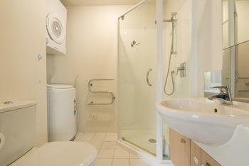 2 BEDROOM APARTMENT IN CENTRAL LOCATION