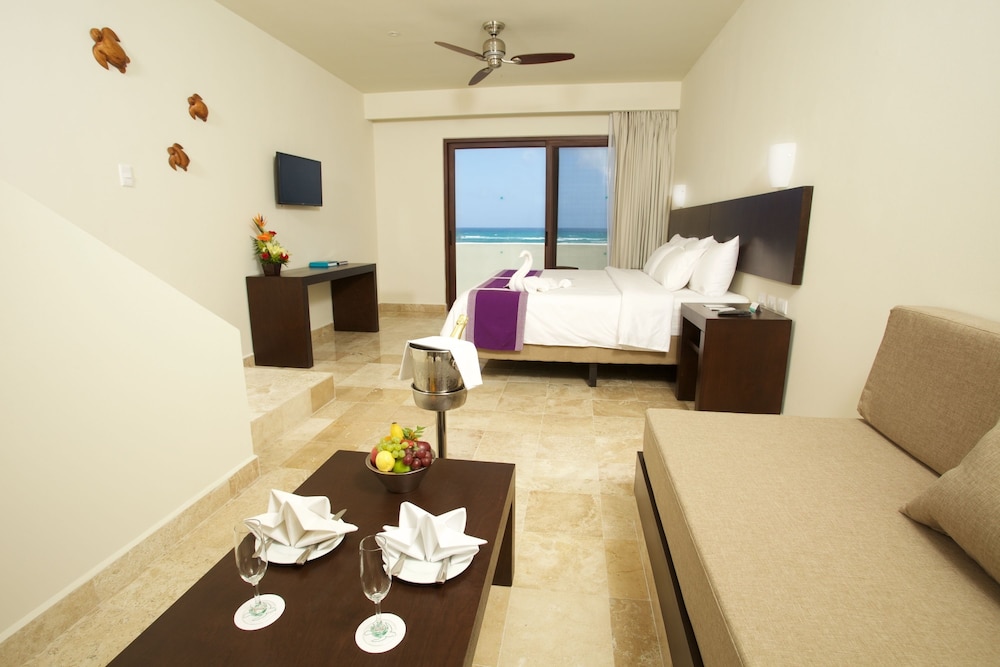 AKUMAL BAY BEACH AND WELLNESS RESORT