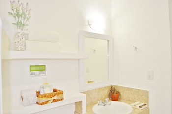 HOTEL ARRECIFES SUITES