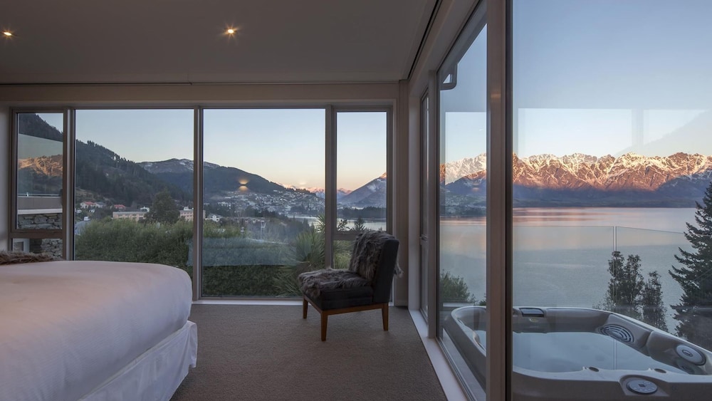 THE VIEWS