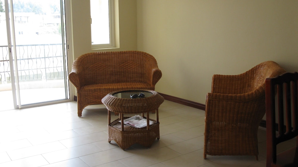MODERN APARTMENT NEAR THE LONG BEACH OF FLIC EN FLAC CLOSE TO ALL AMENITIES