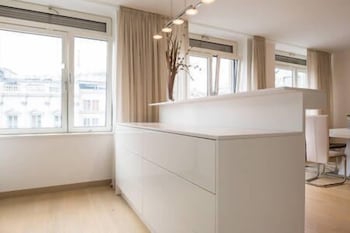 PARKRING APARTMENTS