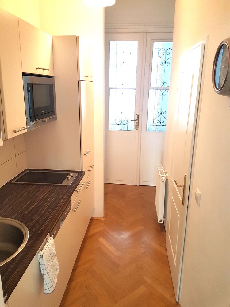 SOBIESKI DONAUKANAL APARTMENTS