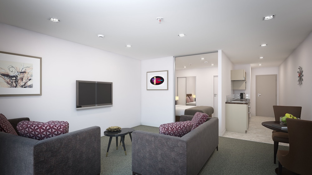 RAMADA SUITES VICTORIA STREET WEST
