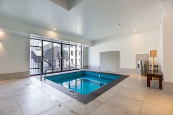 STYLISH CENTRAL CITY APARTMENT