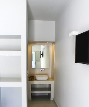 SEA LA VIE BEACHFRONT SUITES