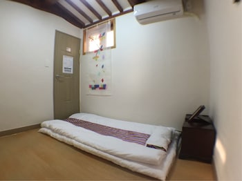 LUCKY GUEST HOUSE HANOK