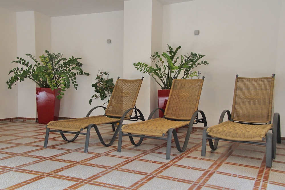 APARTMENTHOTEL SCHILLERHOF