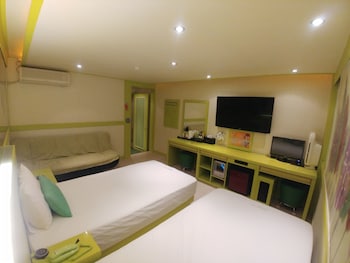 V1 MOTEL