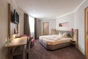 BAUER GARNI HOTEL