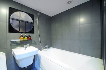 VITAMIN HOTEL