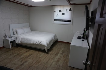 GRIM HOTEL