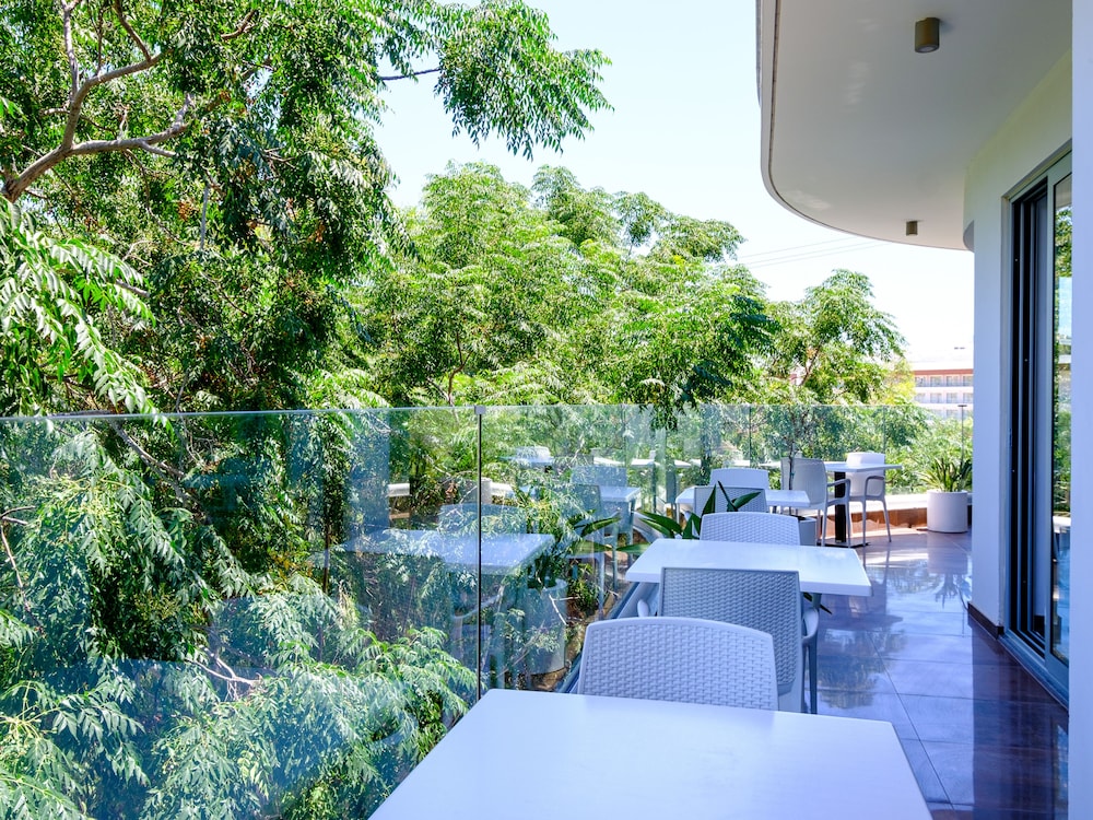 SANDERS RIO GARDENS - PRECIOUS 1-BEDROOM APARTMENT WITH SHARED POOL AND BALCONY