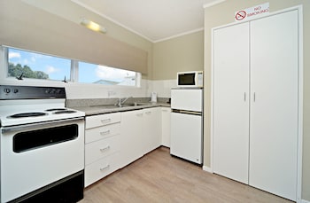 TAKAPUNA MOTOR LODGE