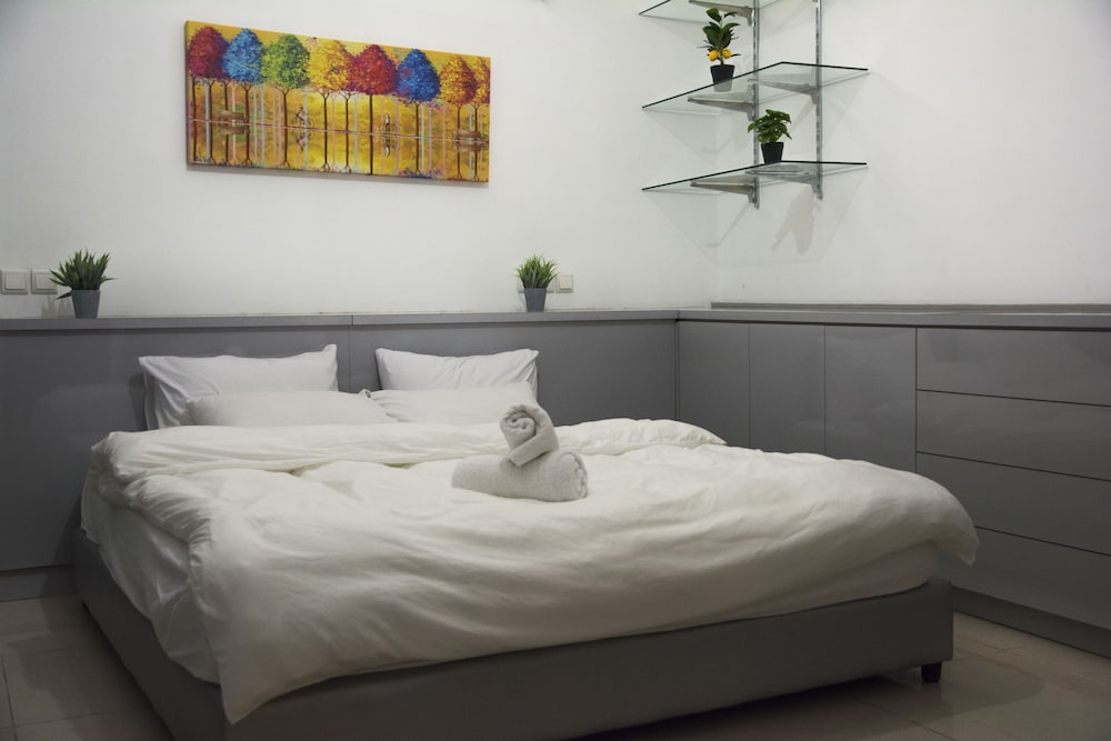 SUPERIOR AND SPACIOUS DUPLEX IN THE KEREM