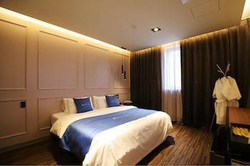 HOTEL BENTLEY