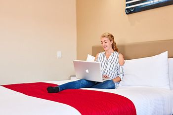 AUCKLAND AIRPORT LODGE