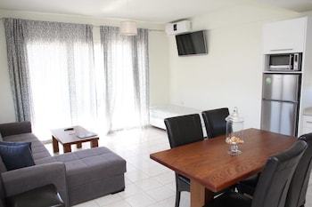HOLIDAY LUXURY VILLAS