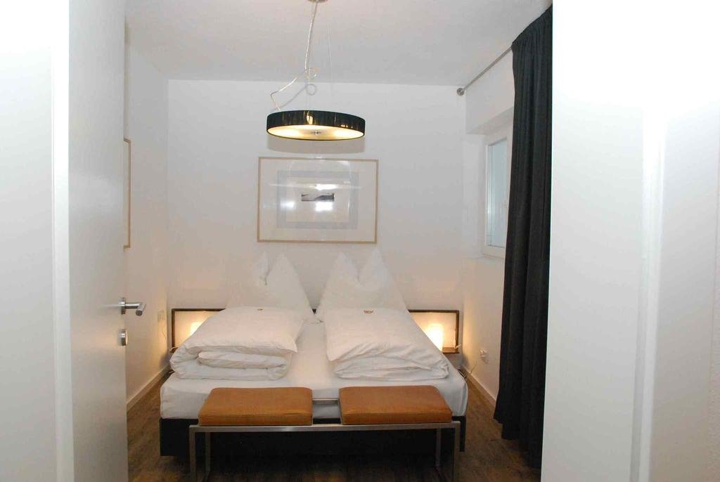 ARNSTEINER APARTMENTS