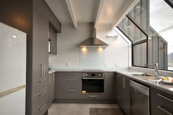 WOODLANDS CLOSE RETREAT