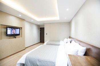 I-CHECK HYUNJIN HOTEL